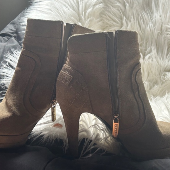 Chanel ankle boots - Picture 2 of 6